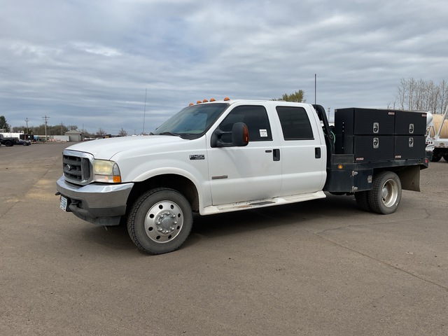 2004 Ford F-450 XLT 4x2 Crew Cab Flatbed Truck