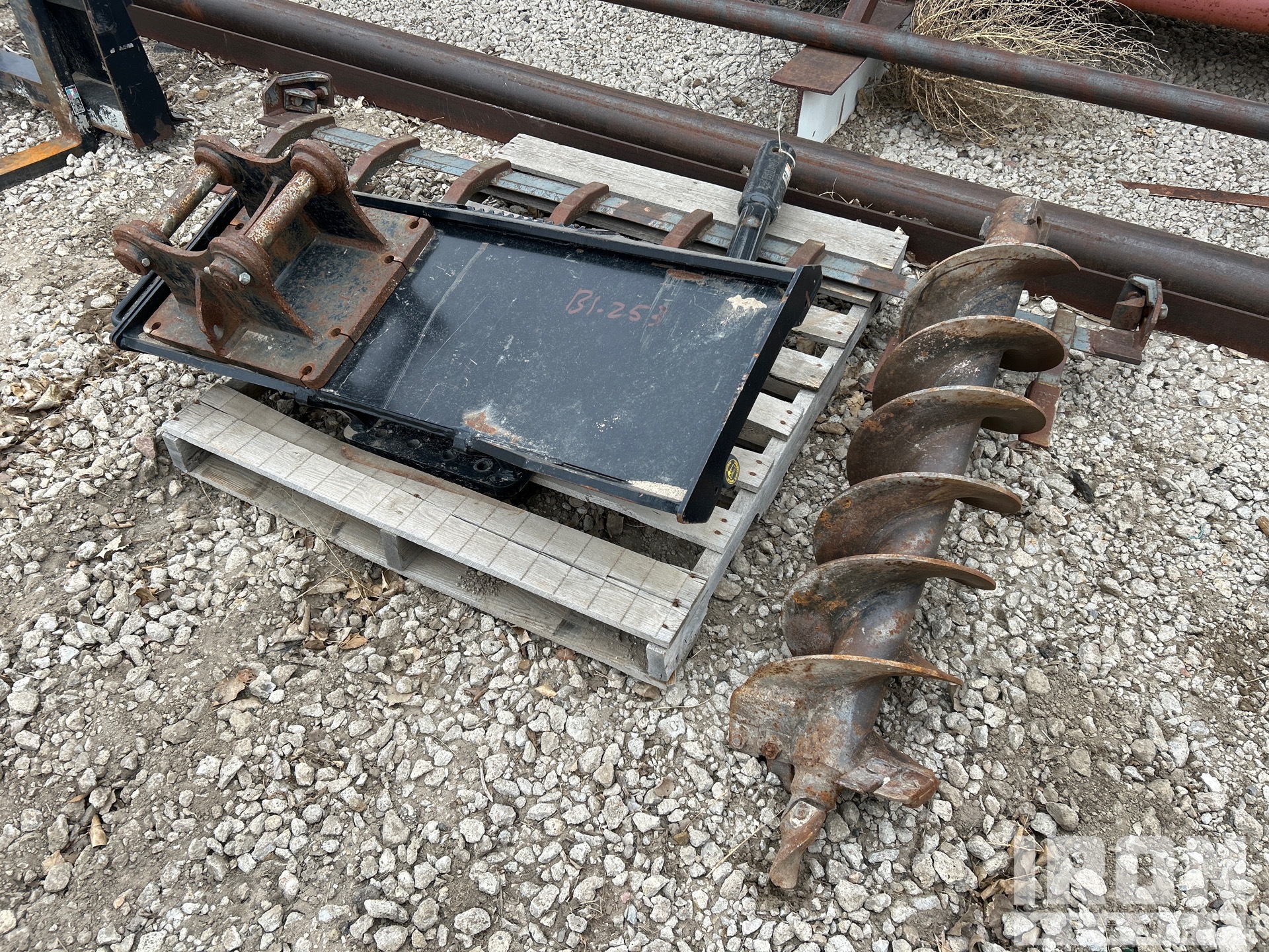 General Appearance with Featured Photo