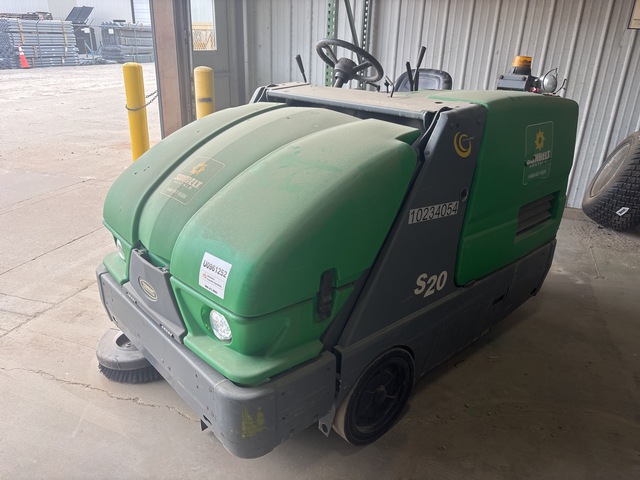2019 Tennant S20 Ride-On Floor Sweeper