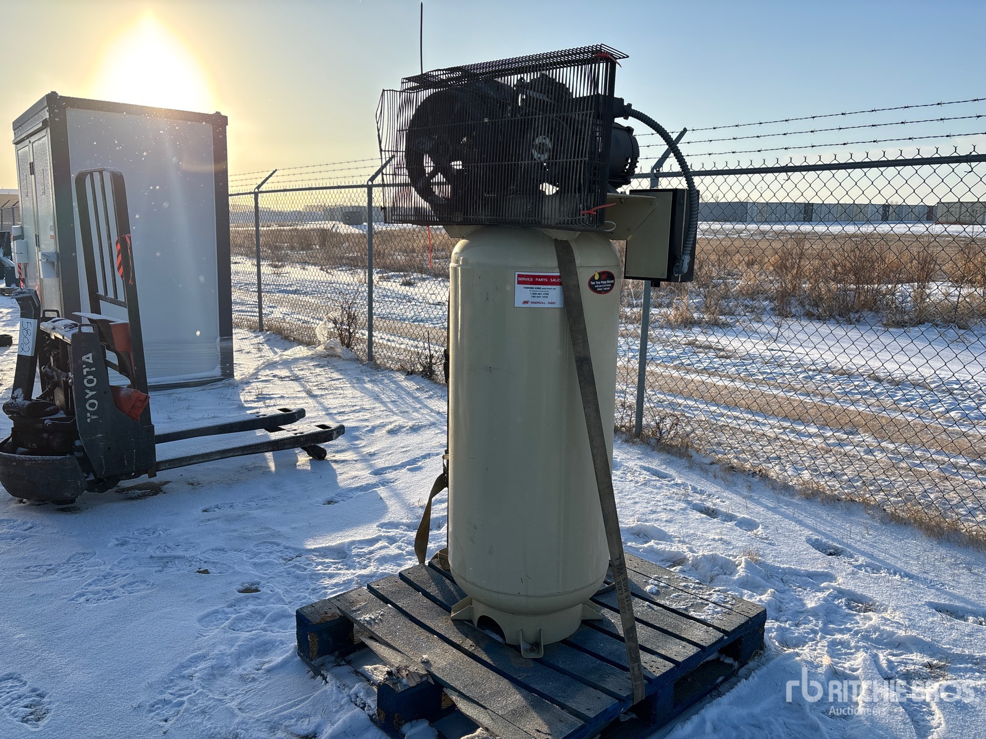 General Appearance with Picture, Right Front Corner