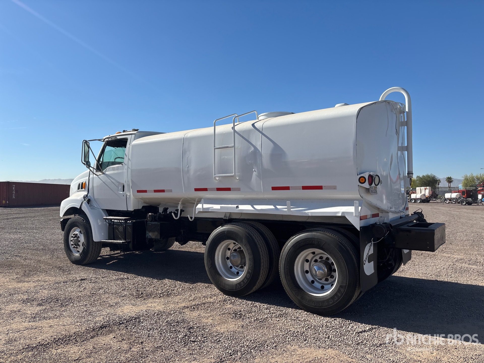 General Appearance with Foto, angolo posteriore sinistro