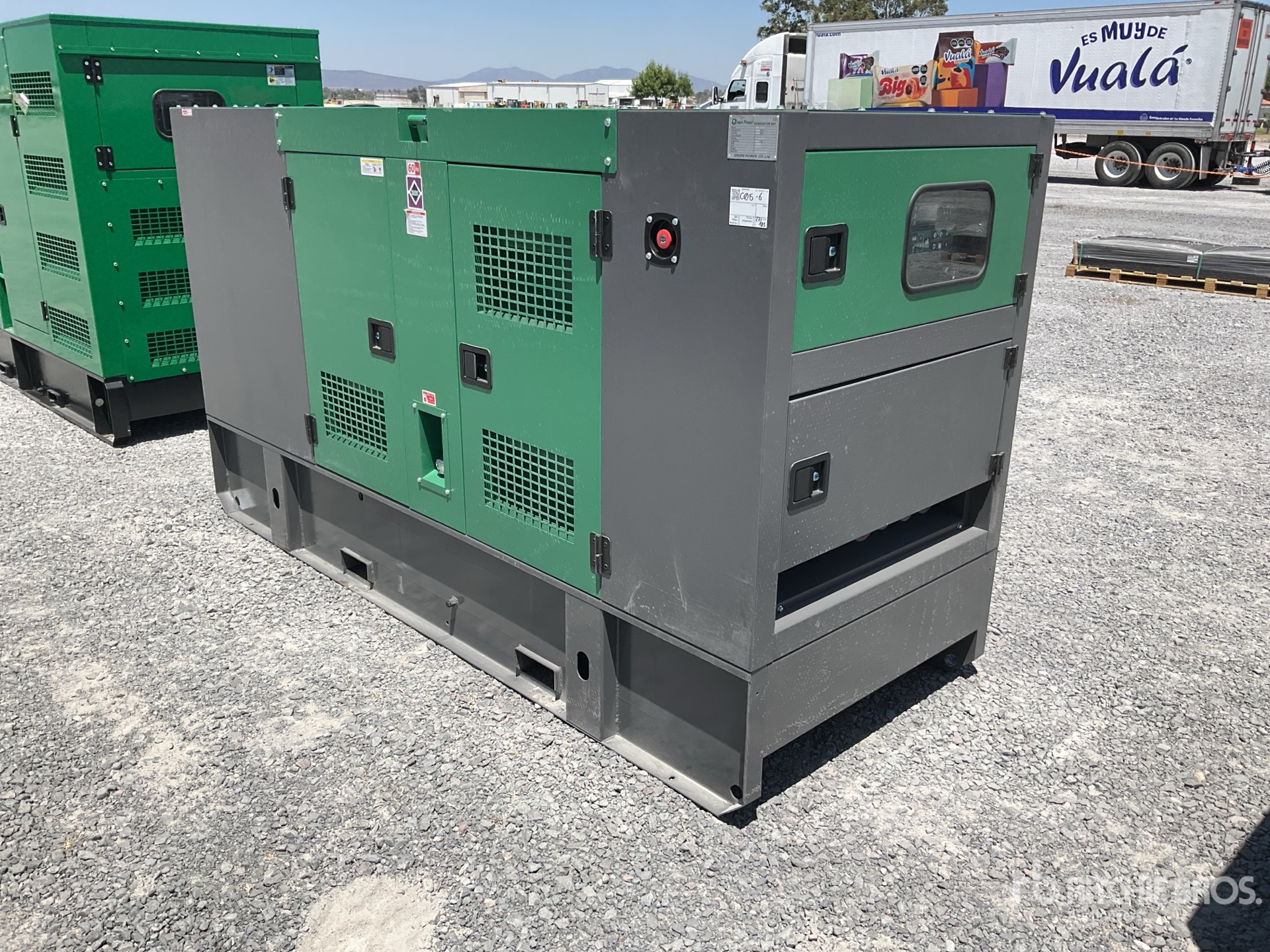 General Appearance with Foto, angolo posteriore sinistro