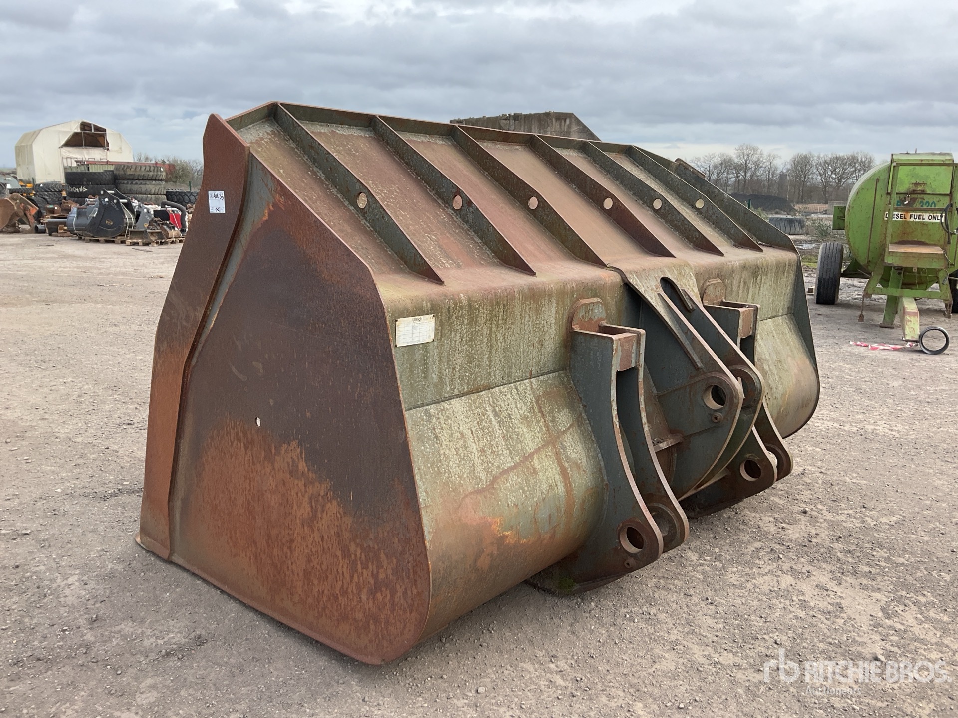 General Appearance with Picture, Left Rear Corner