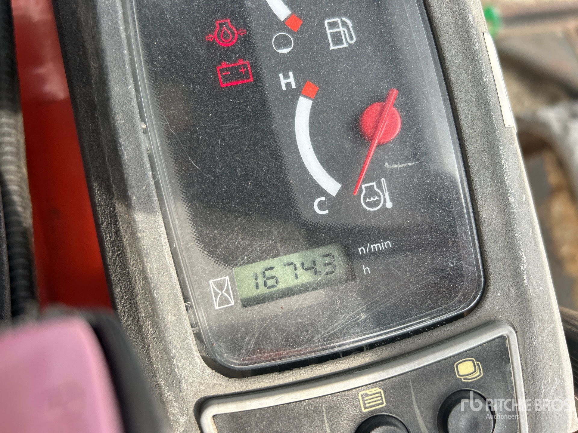 General Appearance with Hour Meter / Odometer
