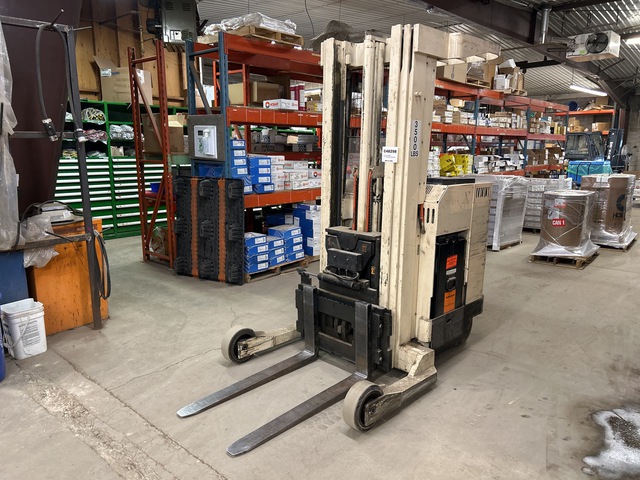Crown 35RRTT 3500 lb Reach Truck