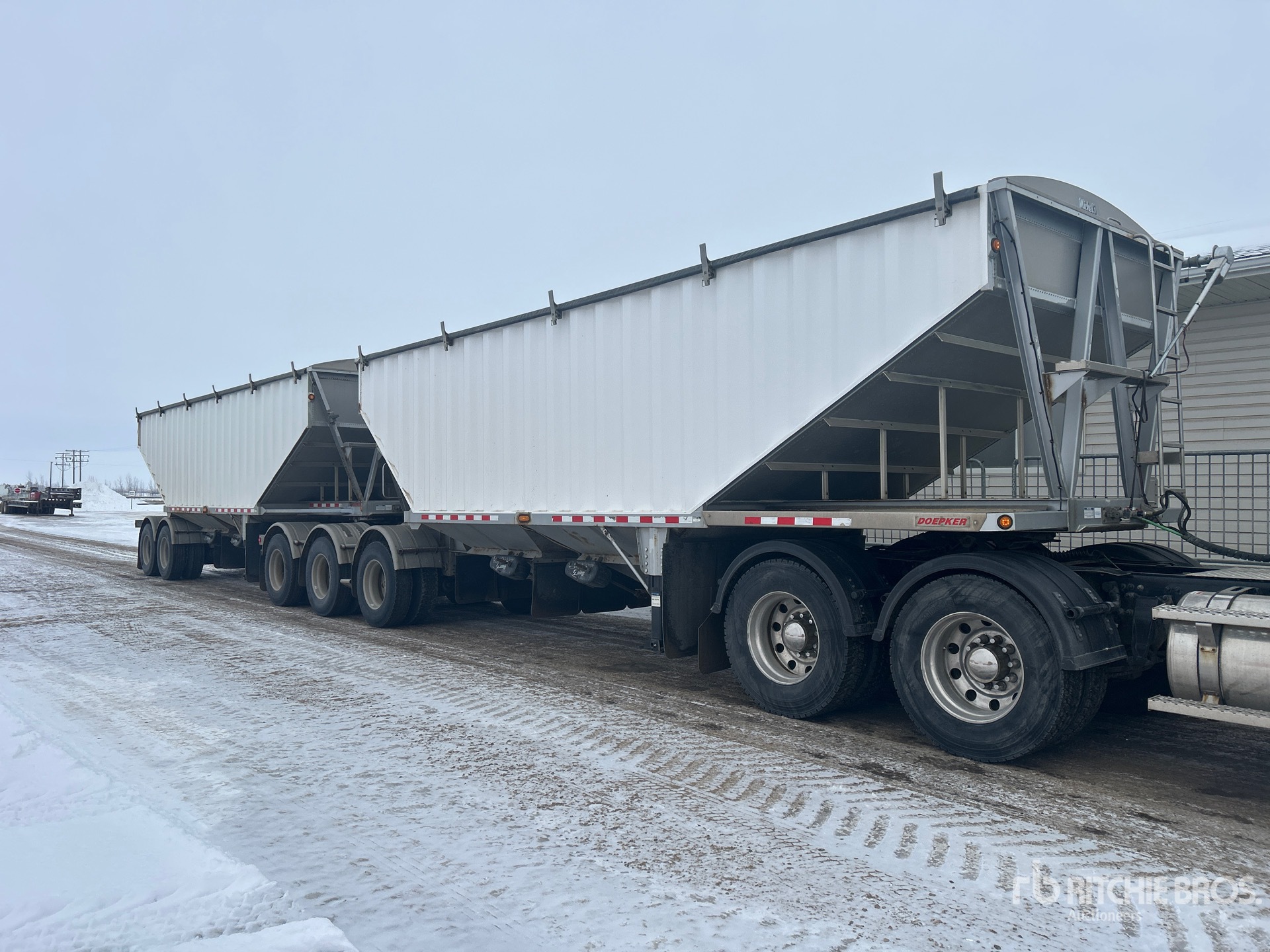 2011 Doepker Super B-Train Lead