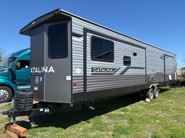 2024 Forest River Catalina 39 ft T/A Travel Trailer