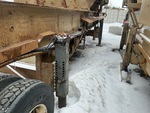 Carrier with Landing Gear / Tongue Jack