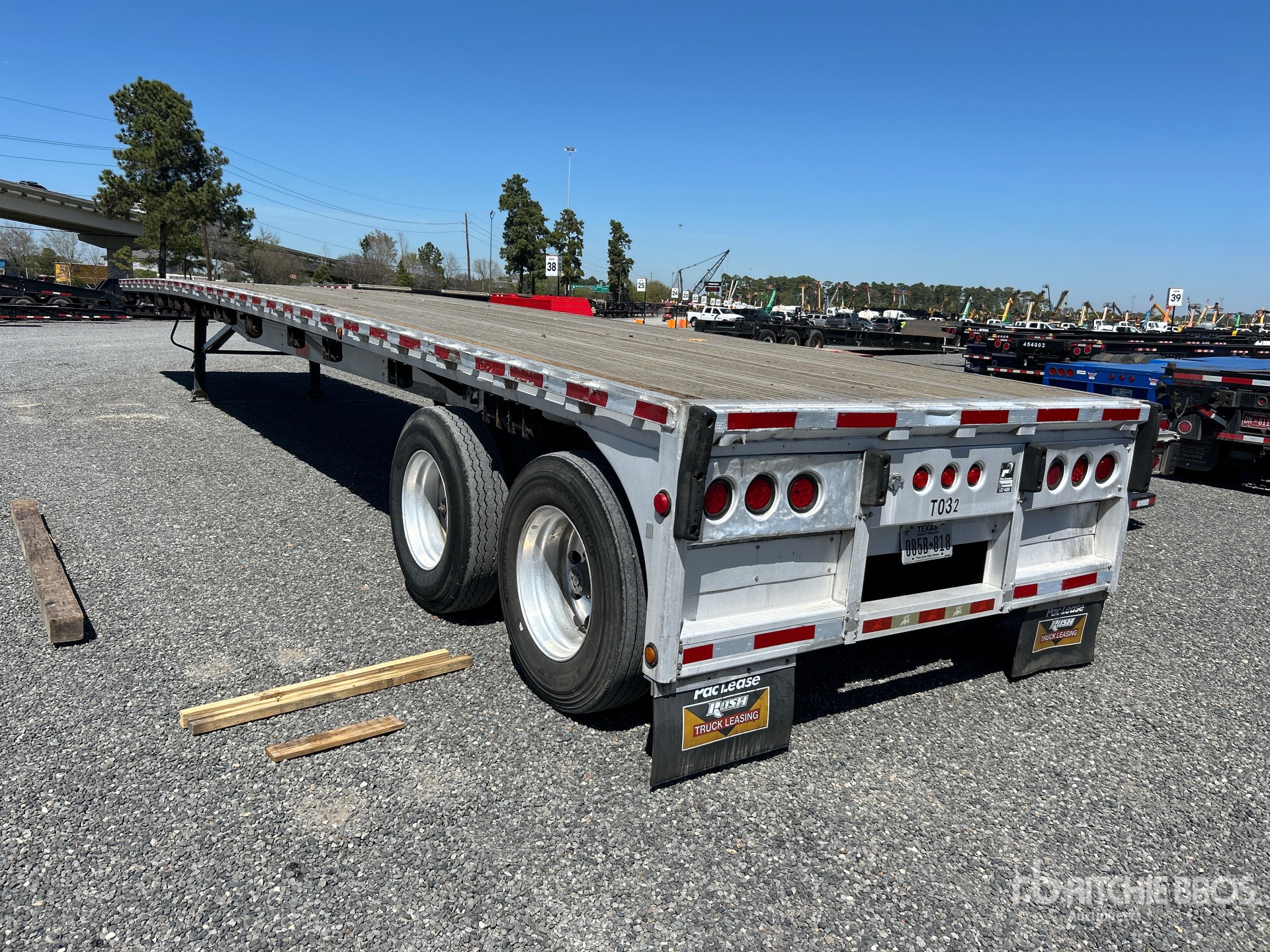 General Appearance with Imagen: esquina trasera izquierda