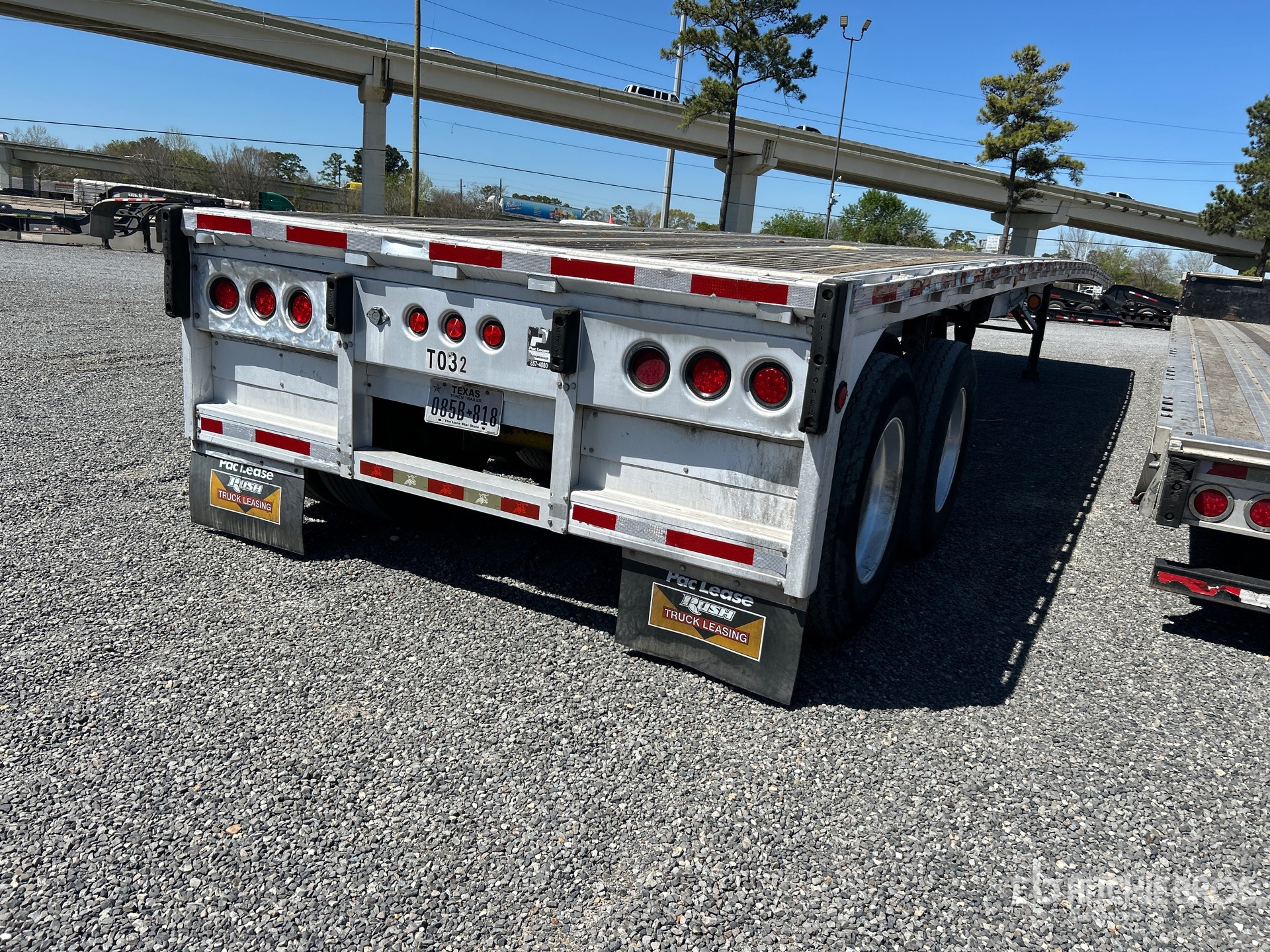 General Appearance with Imagen: esquina trasera derecha