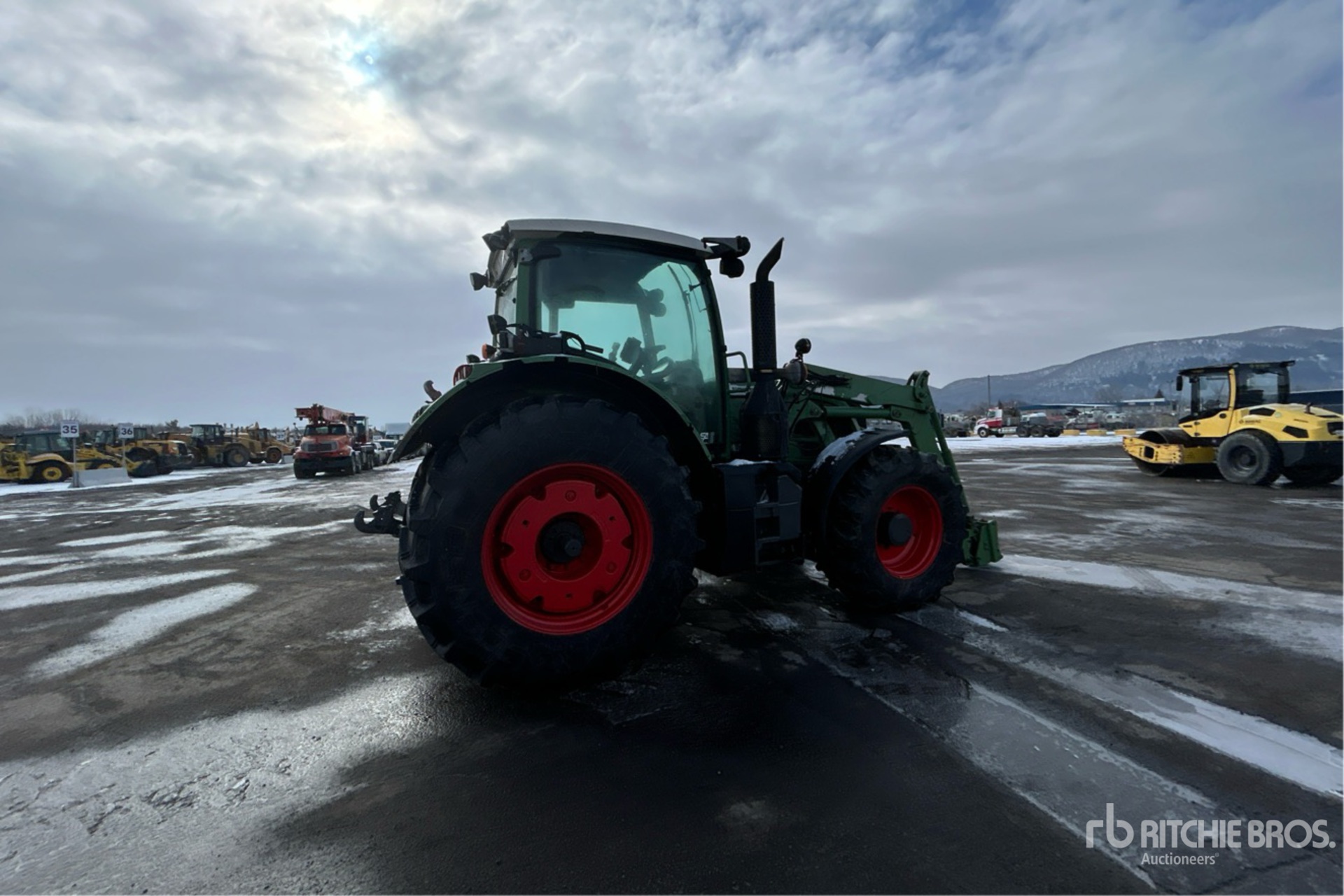 General Appearance with Picture, Right Rear Corner