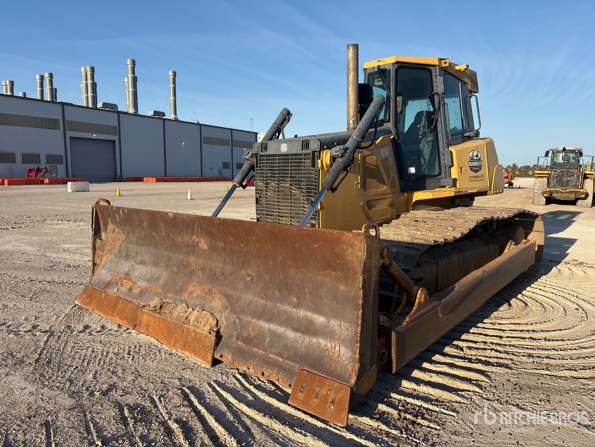 General Appearance with Foto, angolo anteriore sinistro