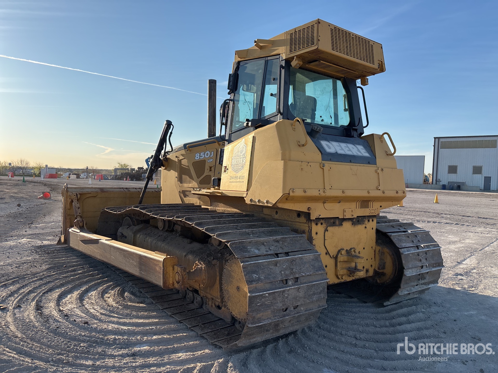 General Appearance with Foto, angolo posteriore sinistro