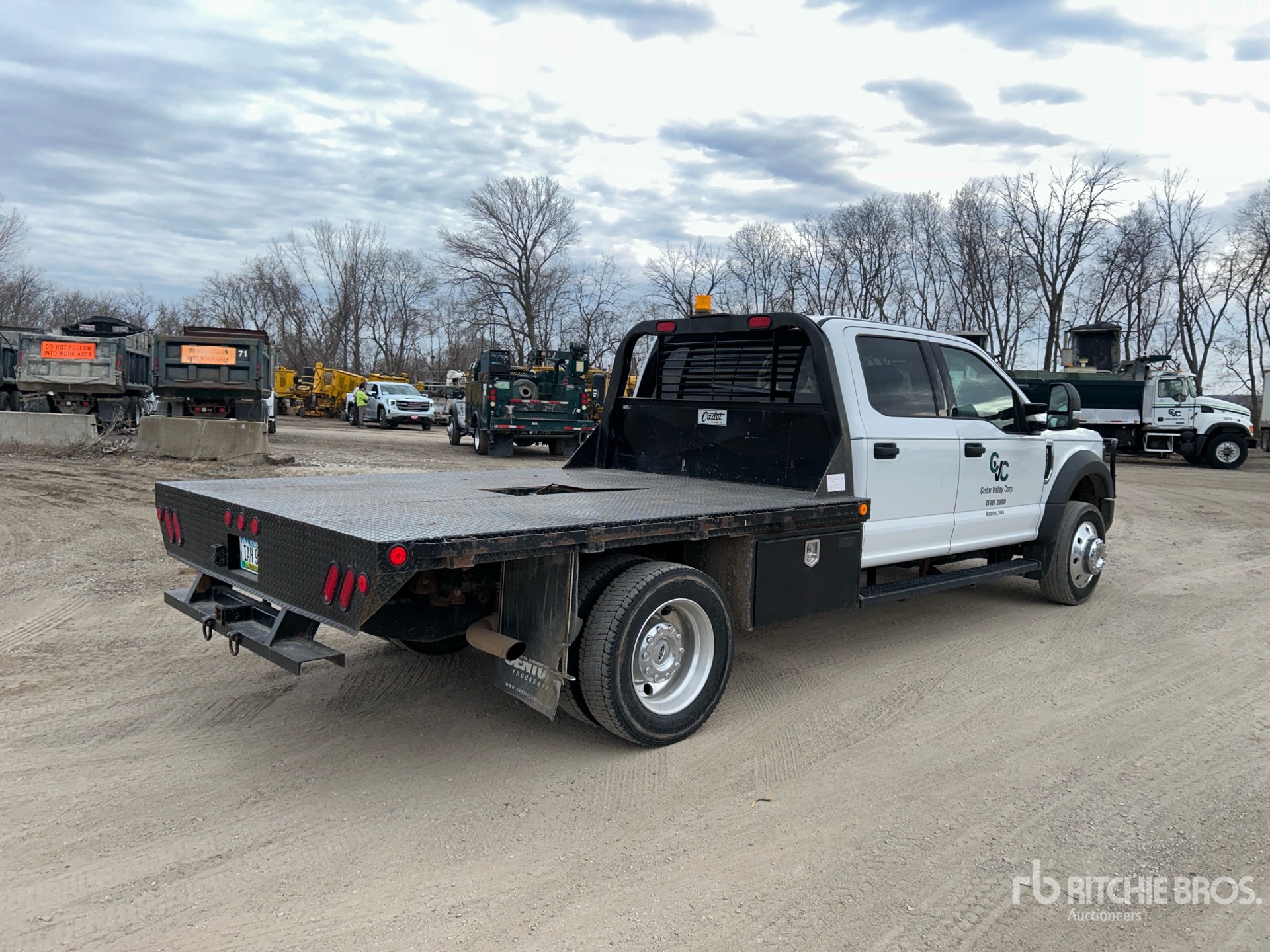 General Appearance with Foto, angolo anteriore sinistro