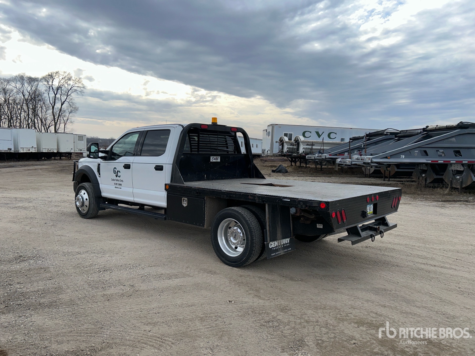 General Appearance with Foto, angolo posteriore sinistro