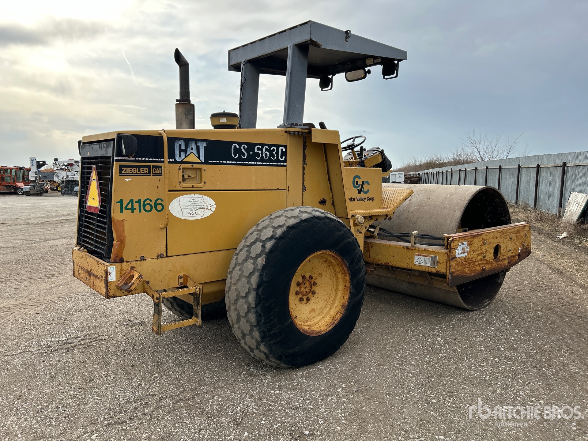 General Appearance with Imagen: esquina trasera derecha