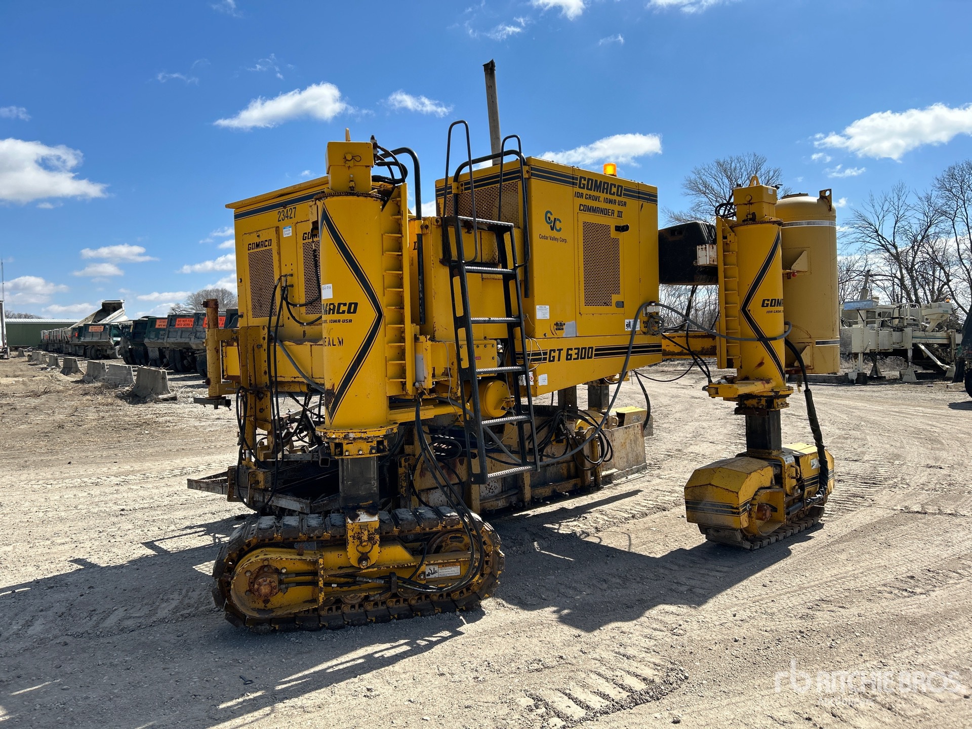 General Appearance with Imagen: esquina trasera derecha