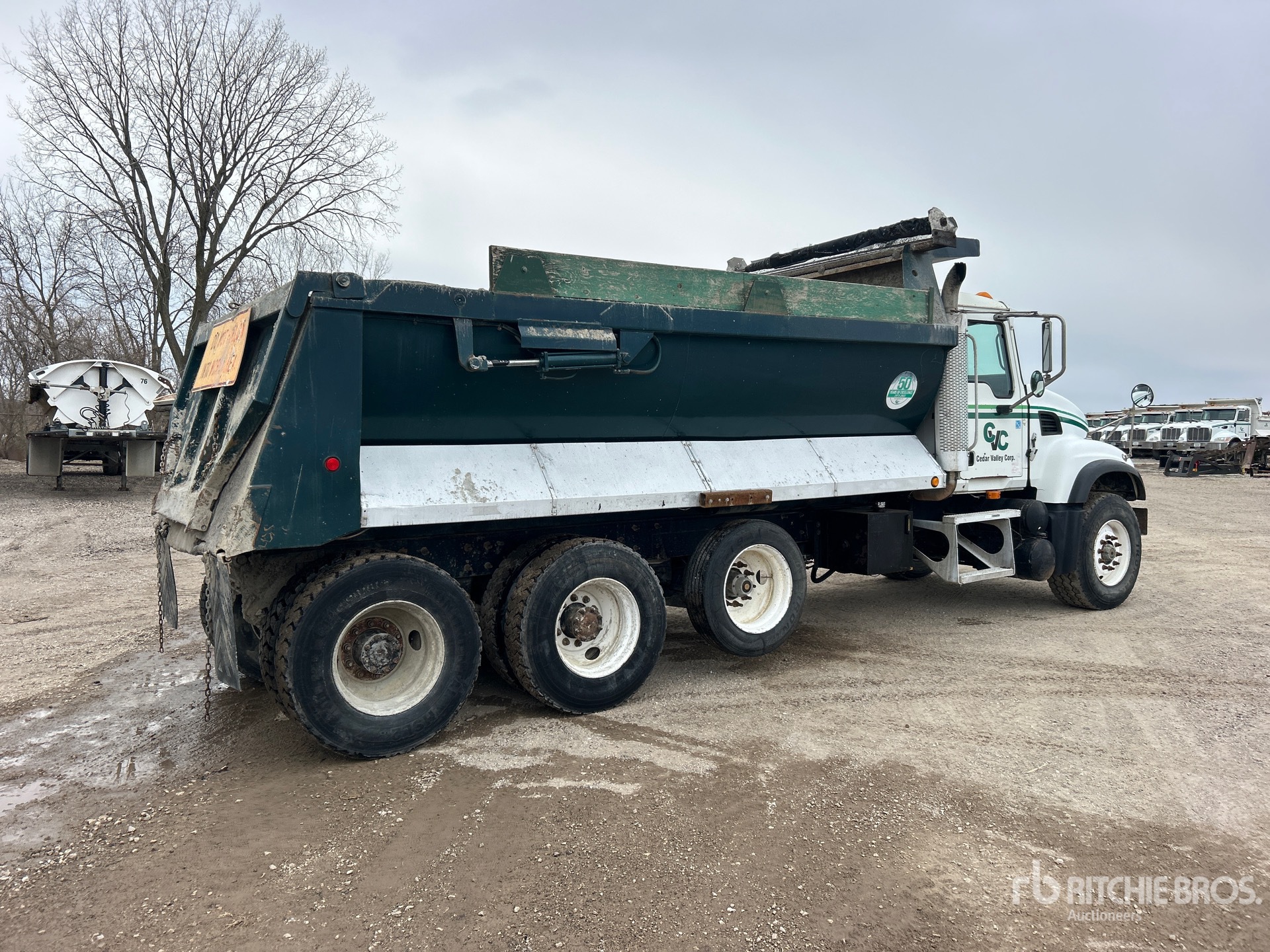 Aspect général with Image, coin arrière droit