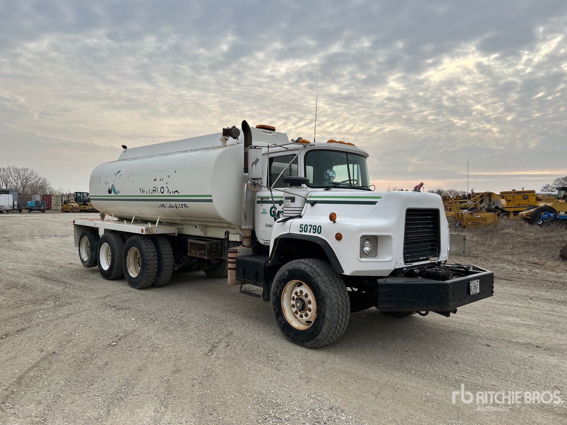 General Appearance with Imagen: esquina delantera derecha