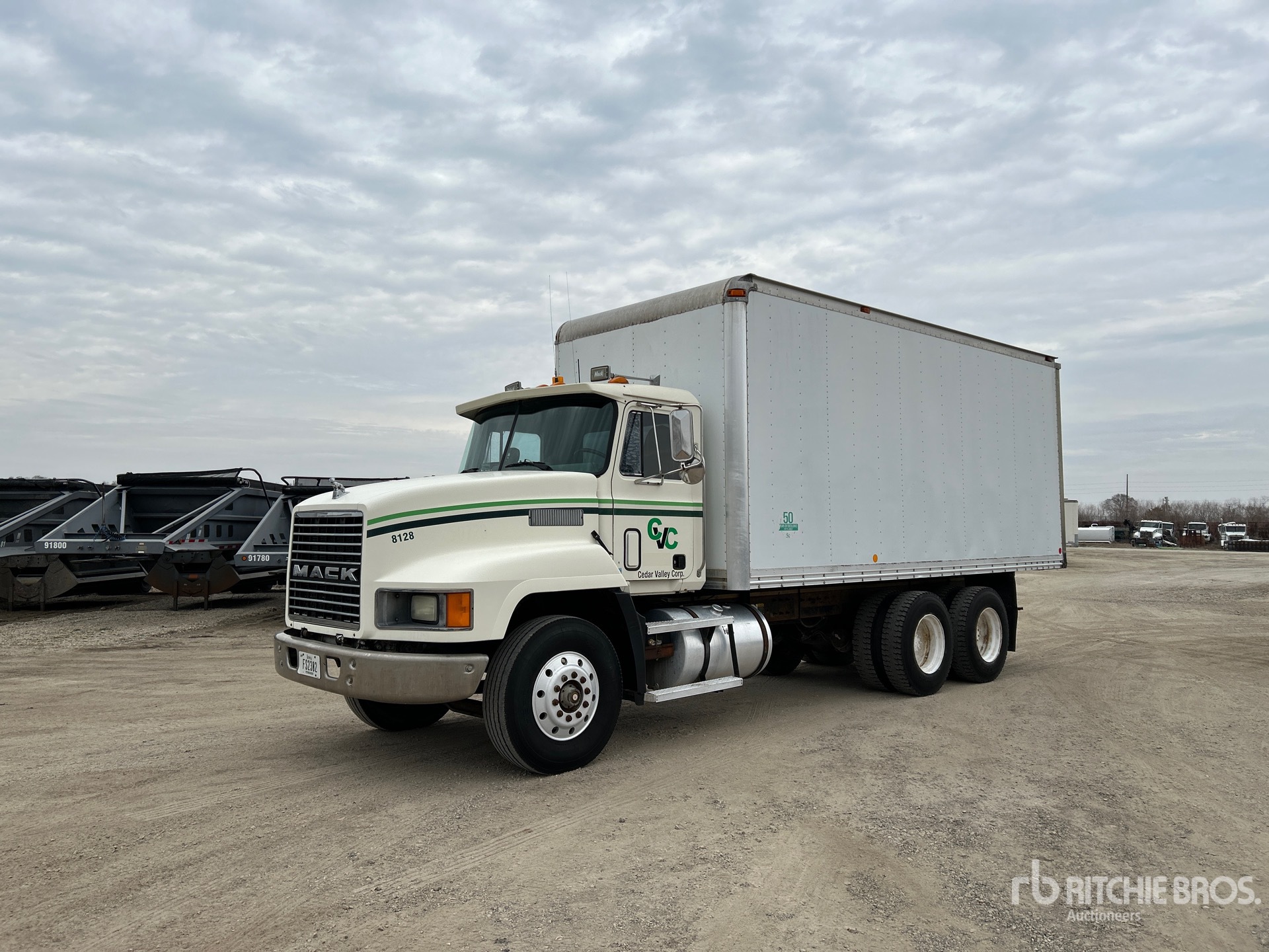 General Appearance with Foto, angolo anteriore sinistro