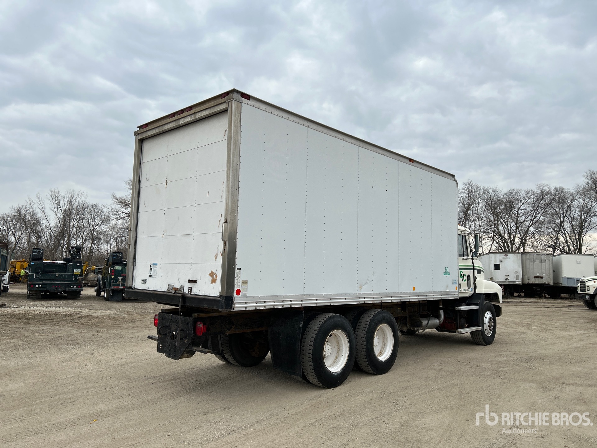 General Appearance with Foto, angolo anteriore sinistro