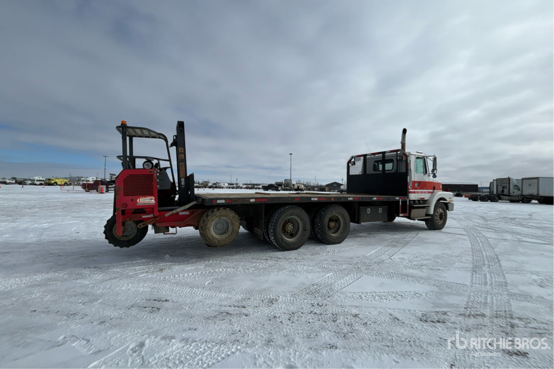 General Appearance with Bild, Ecke hinten rechts