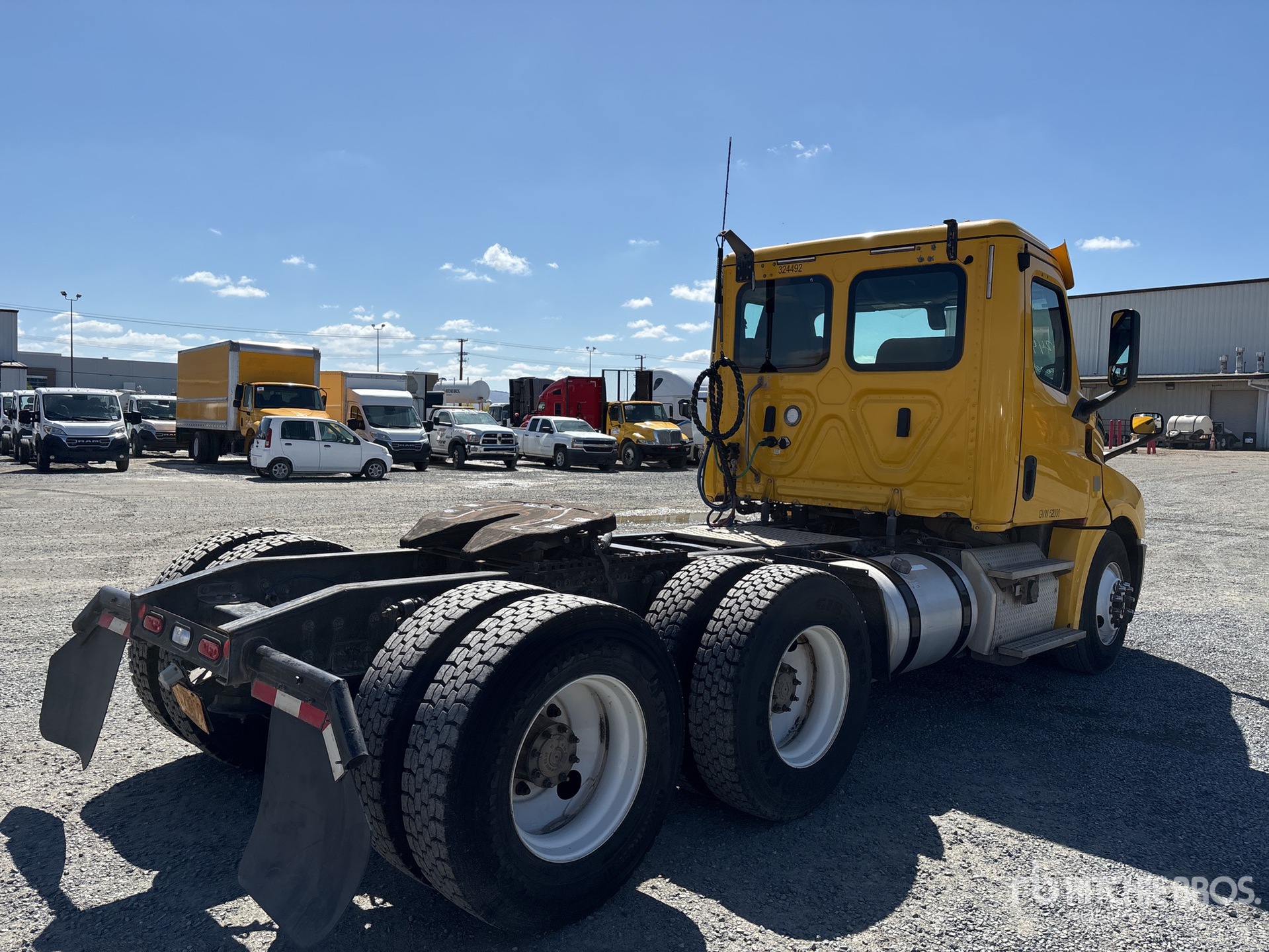 Aspect général with Image, coin arrière droit