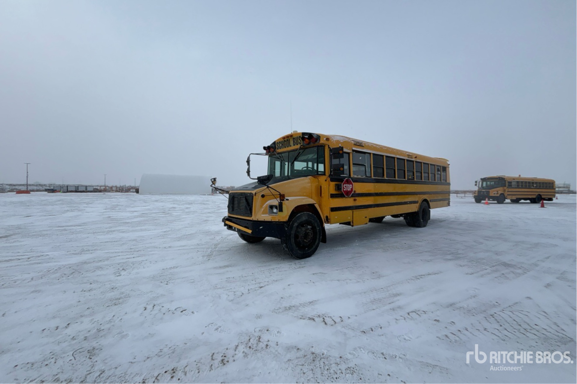 General Appearance with Bild, Ecke vorne links