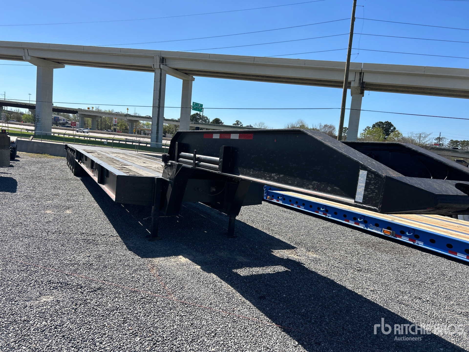 General Appearance with Image, coin avant droit