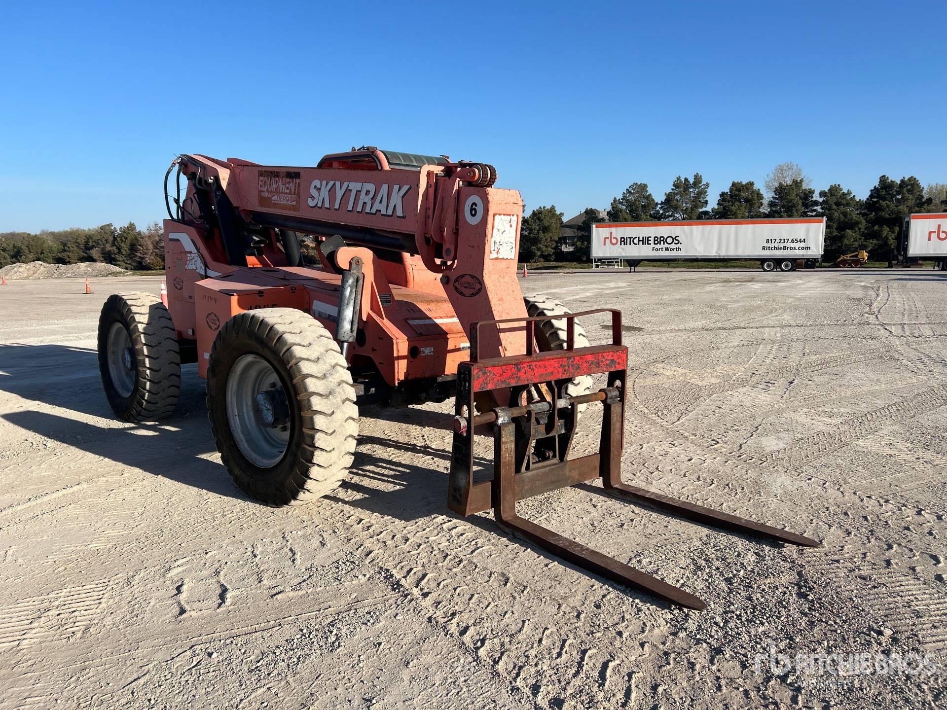 General Appearance with Picture, Right Front Corner