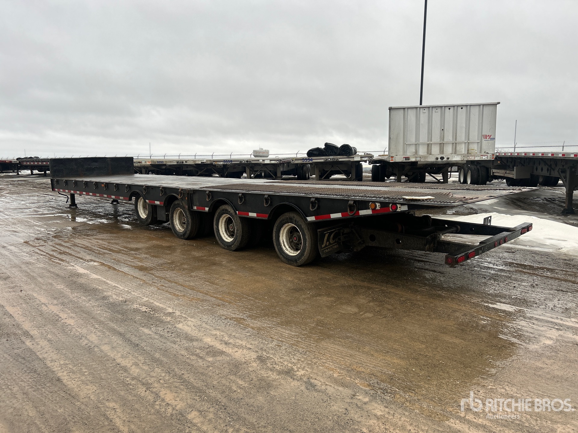 General Appearance with Foto, angolo posteriore sinistro