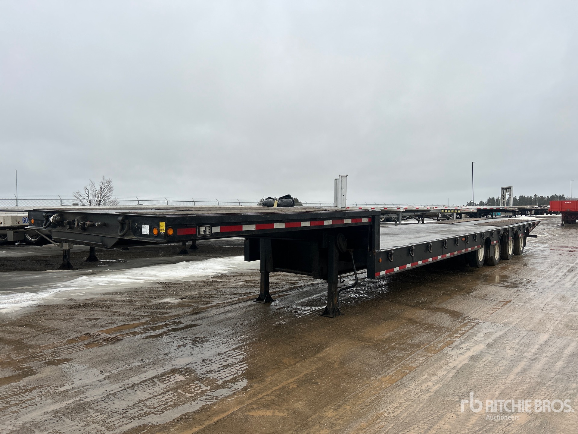 General Appearance with Foto, angolo anteriore sinistro