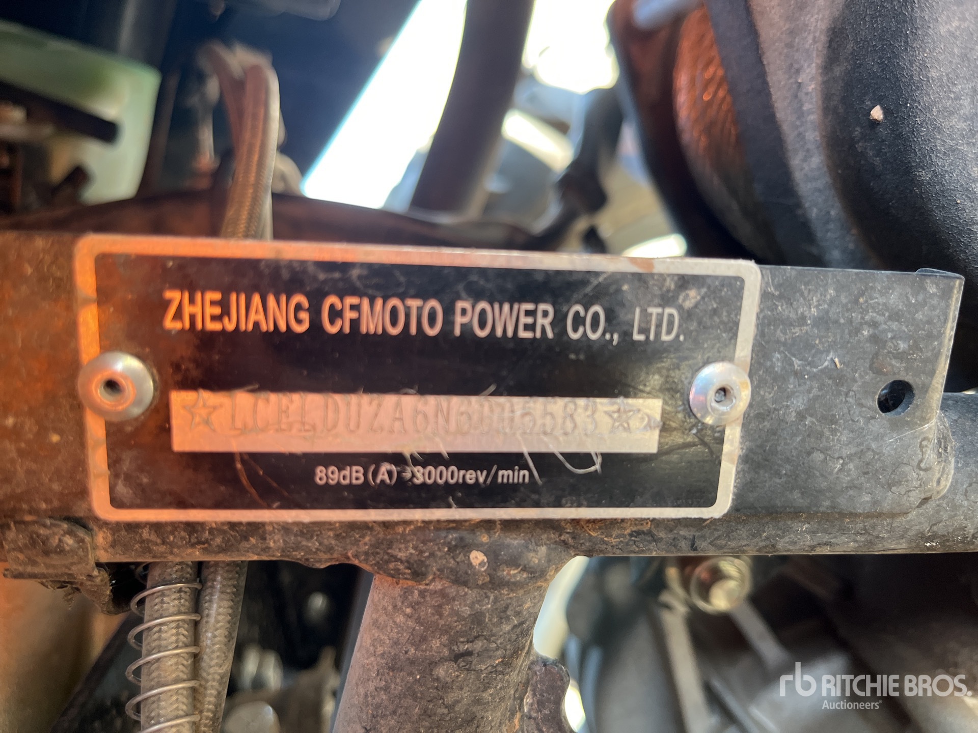 General Appearance with Numéro de série/Numéro d'identification du véhicule automobile