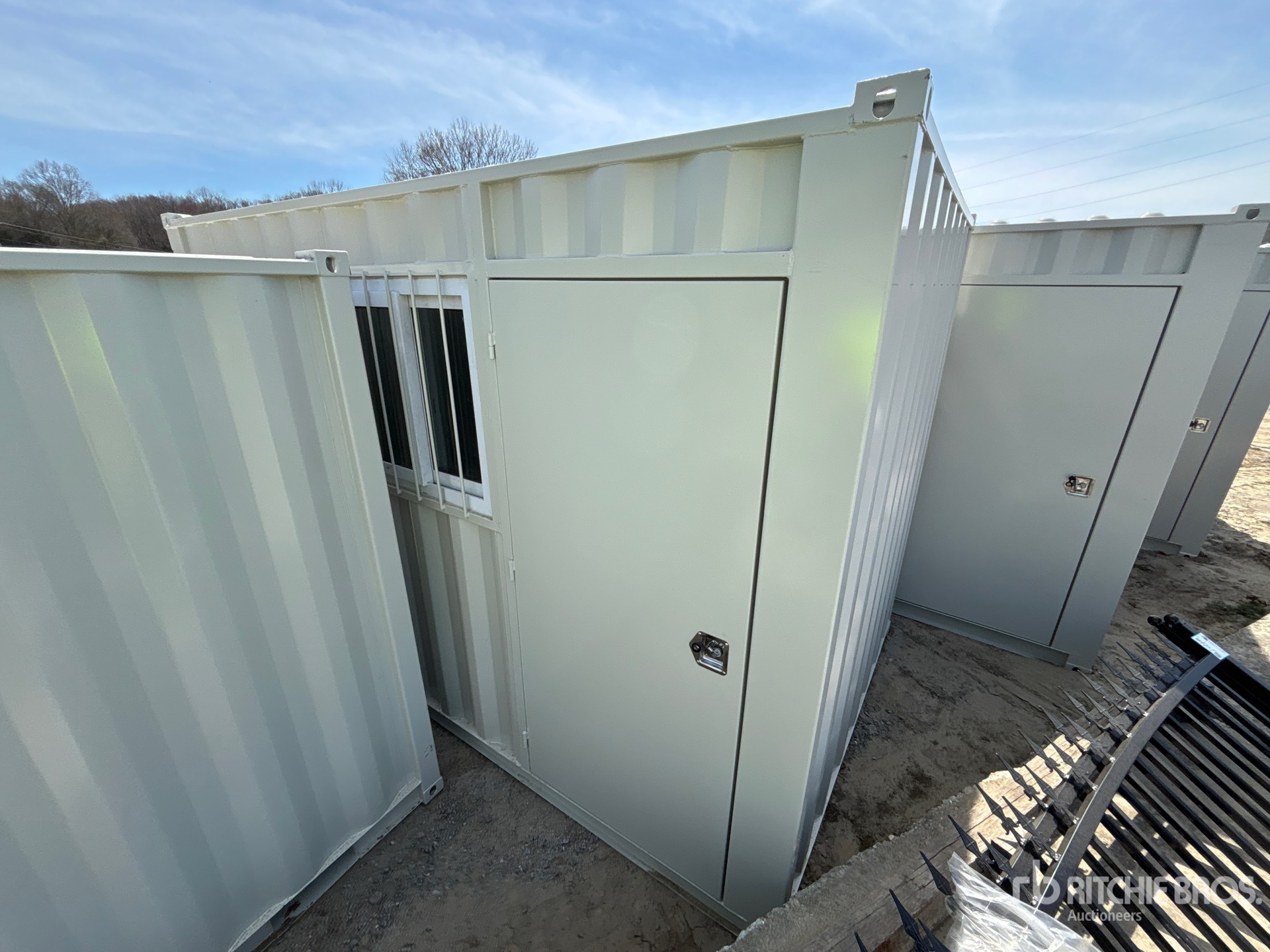 General Appearance with Foto, angolo posteriore sinistro