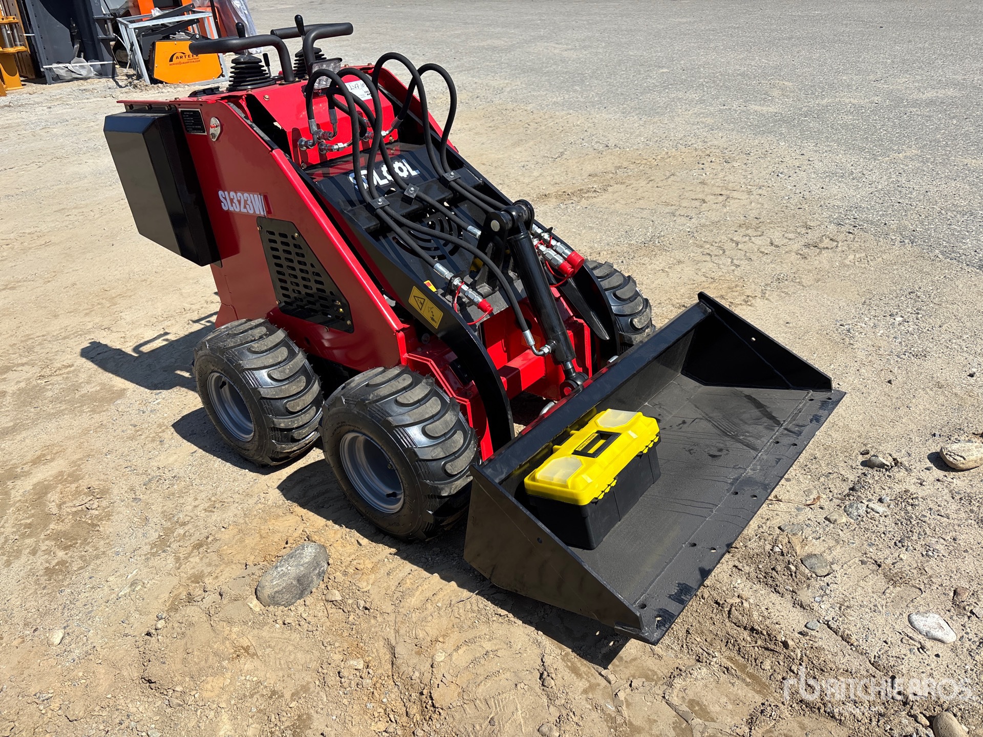 General Appearance with Picture, Right Front Corner