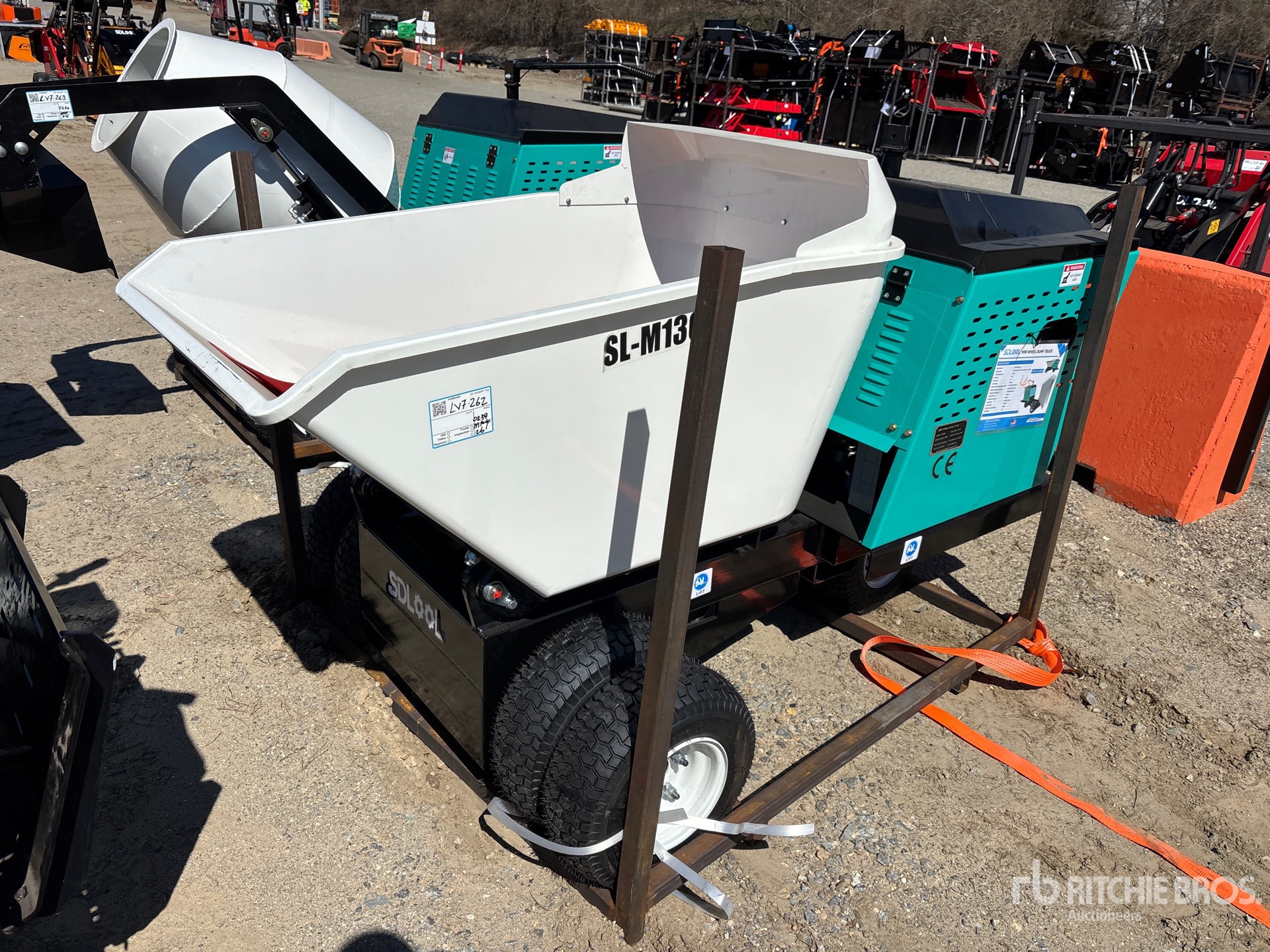 General Appearance with Foto, angolo anteriore sinistro