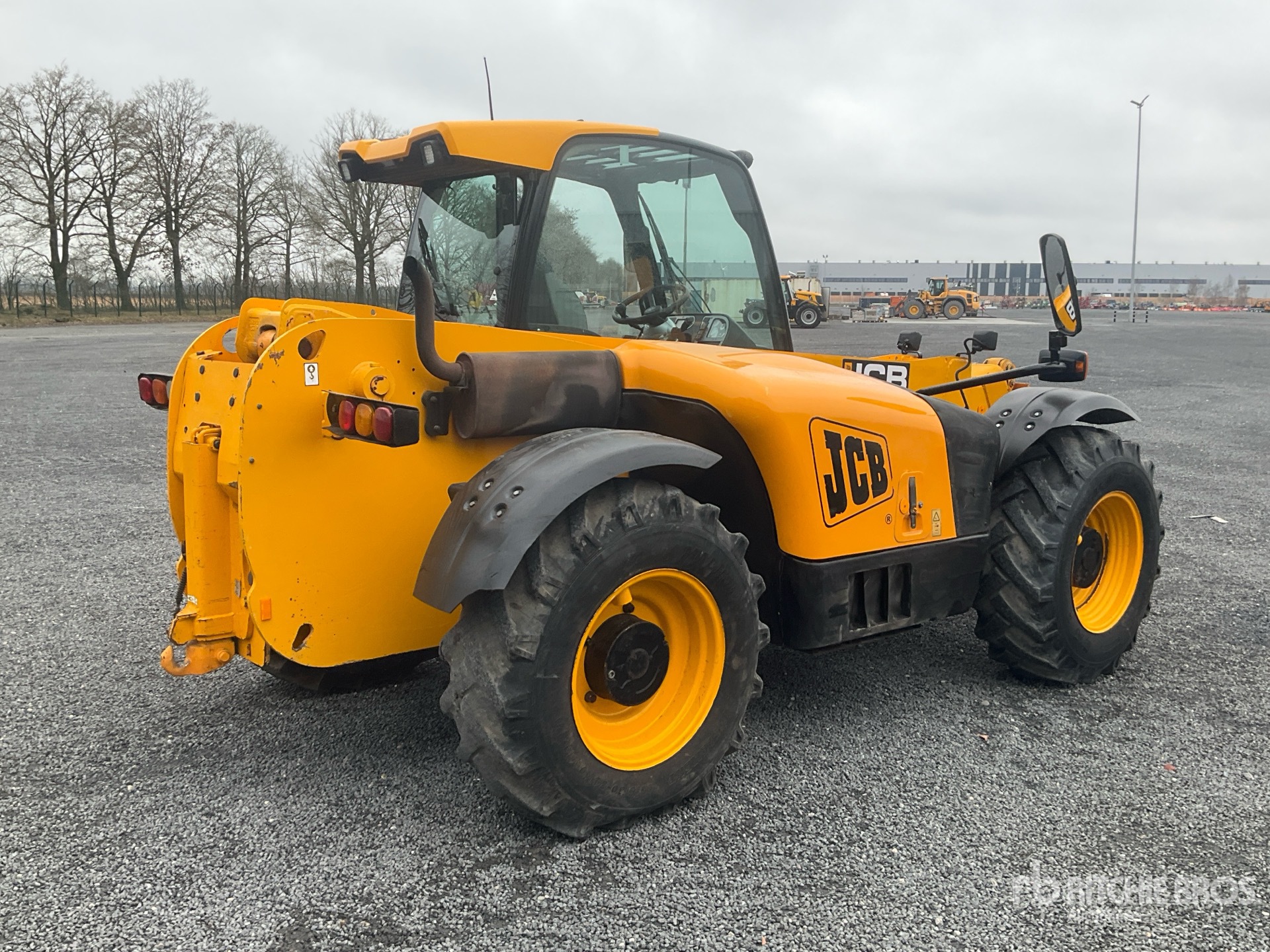 General Appearance with Foto, angolo anteriore sinistro