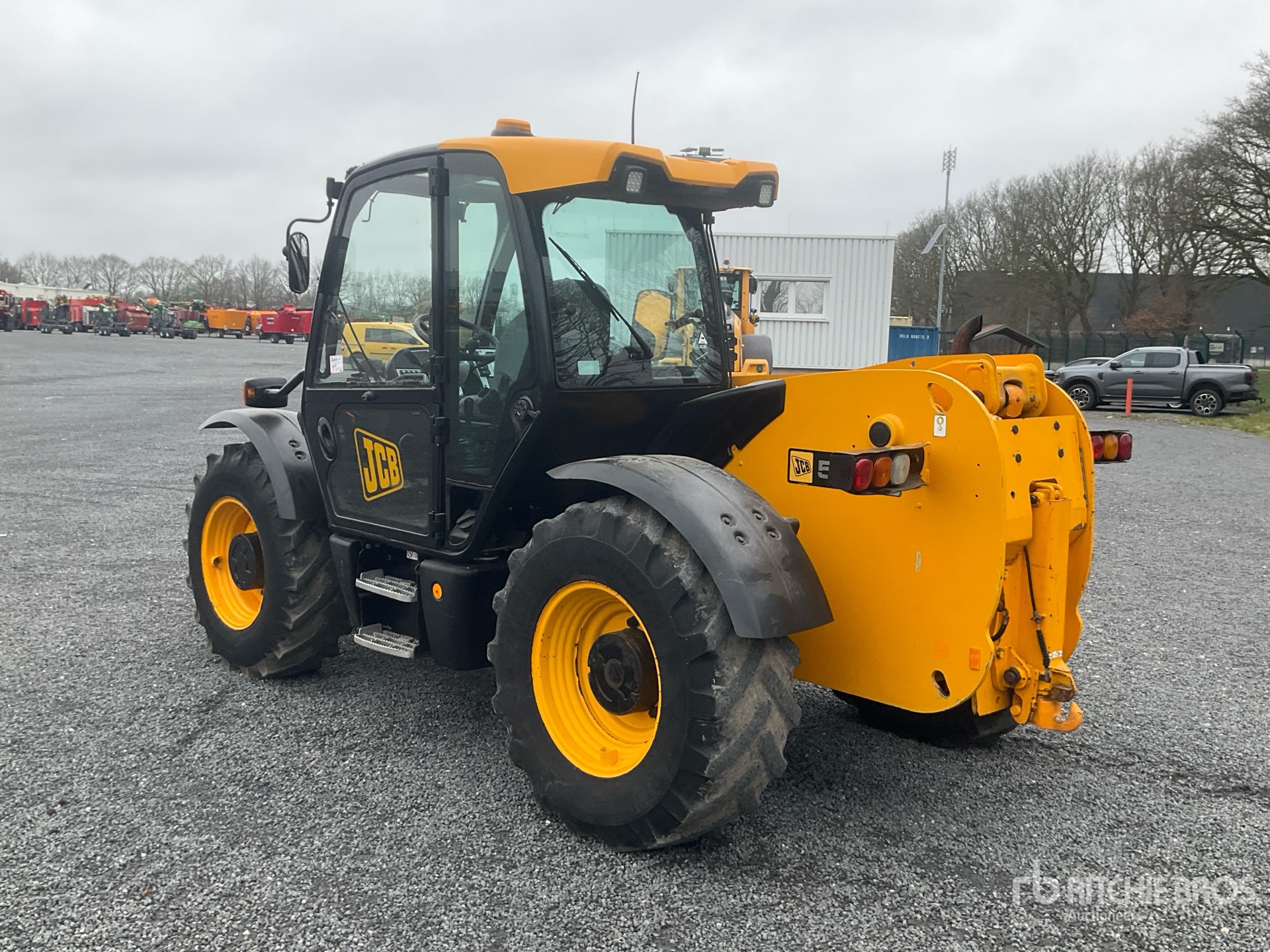 General Appearance with Foto, angolo posteriore sinistro