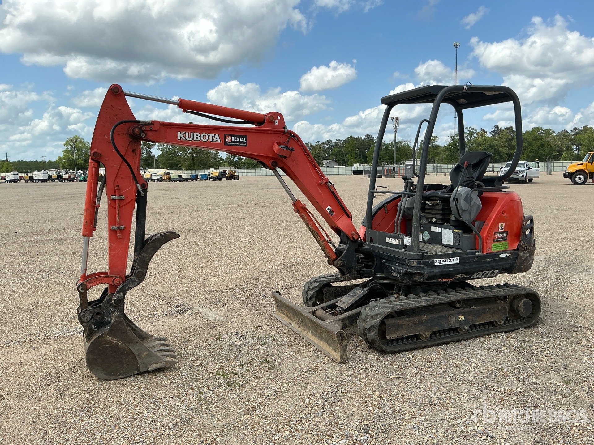 General Appearance with Picture, Left Front Corner