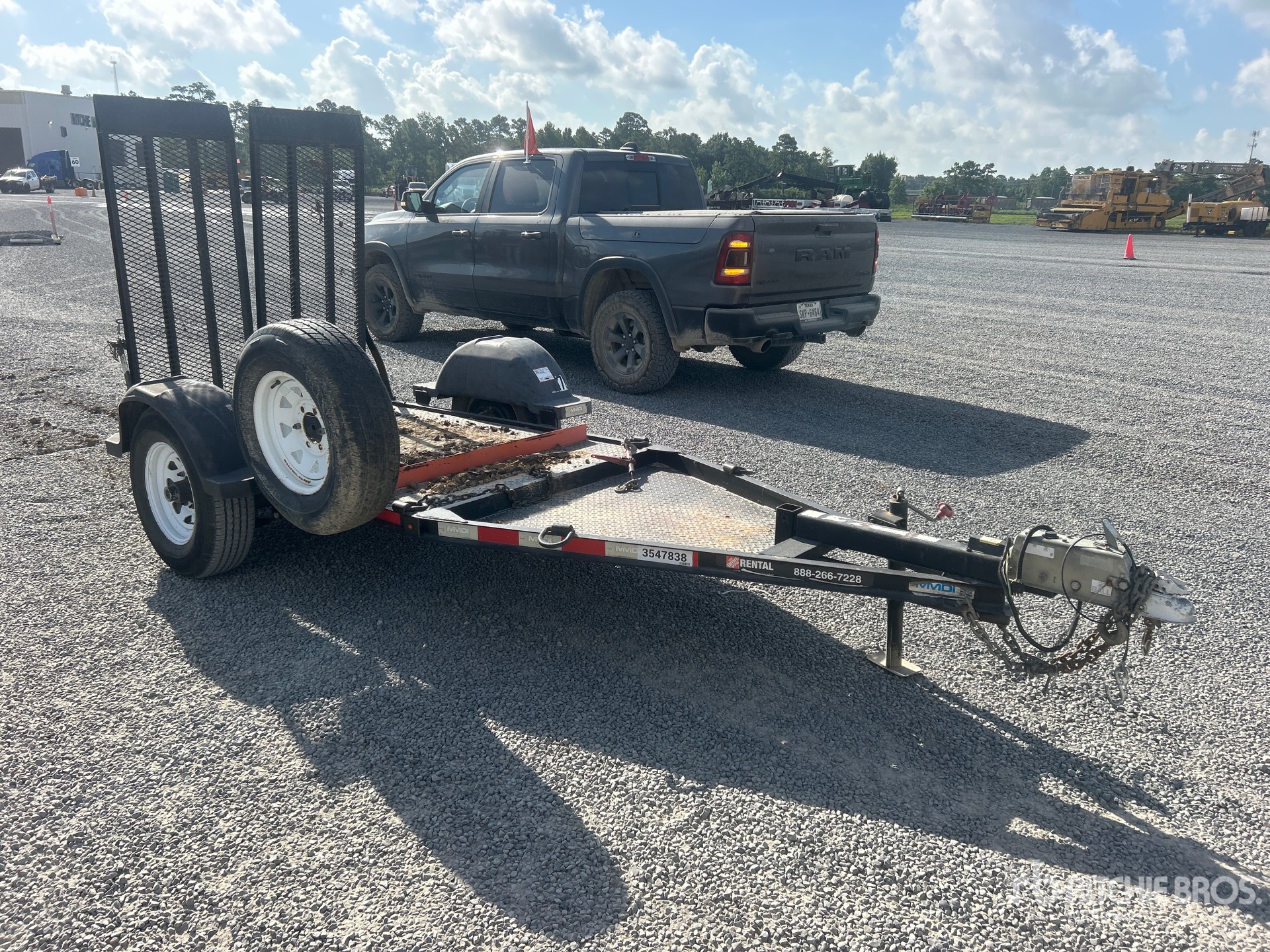General Appearance with Picture, Right Front Corner