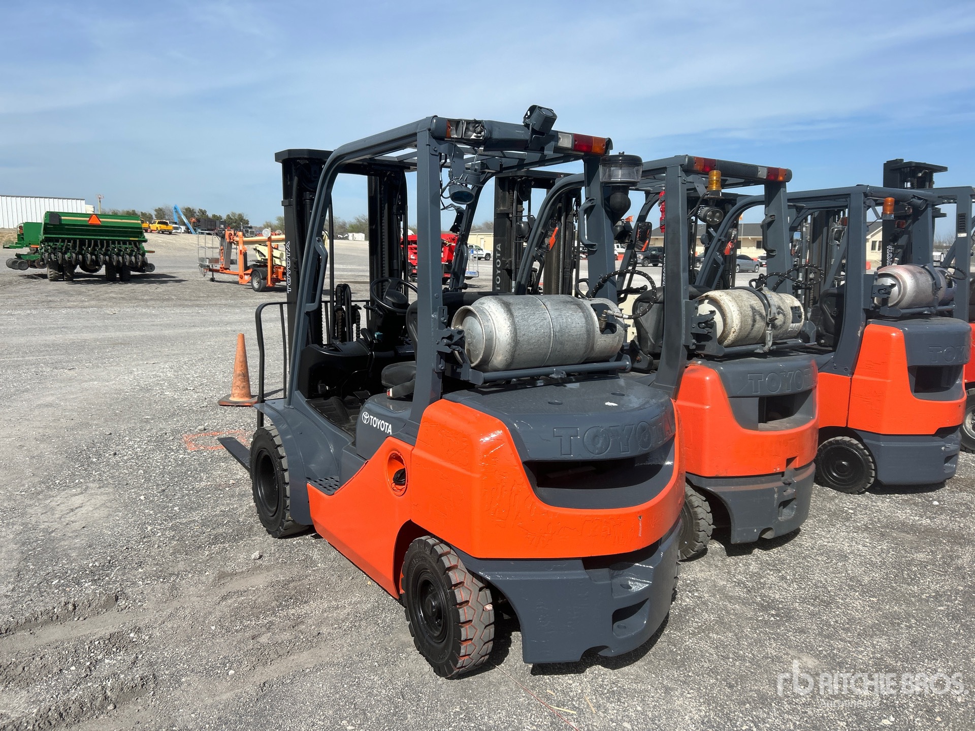 General Appearance with Bild, Ecke hinten links