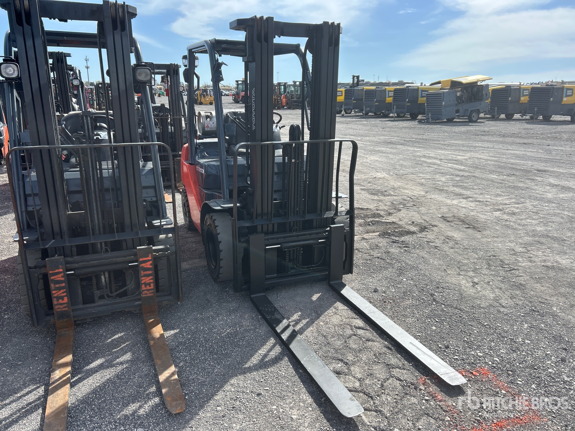 General Appearance with Bild, Ecke vorne rechts