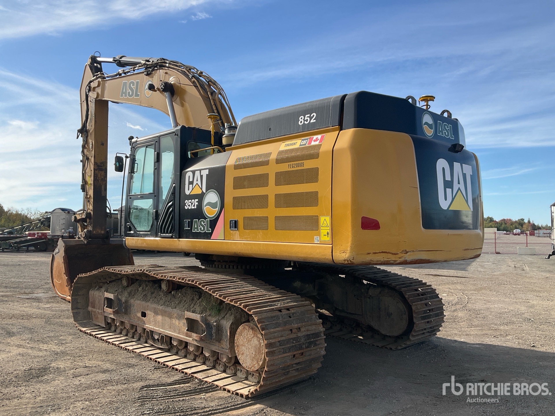 2019 Caterpillar 352F