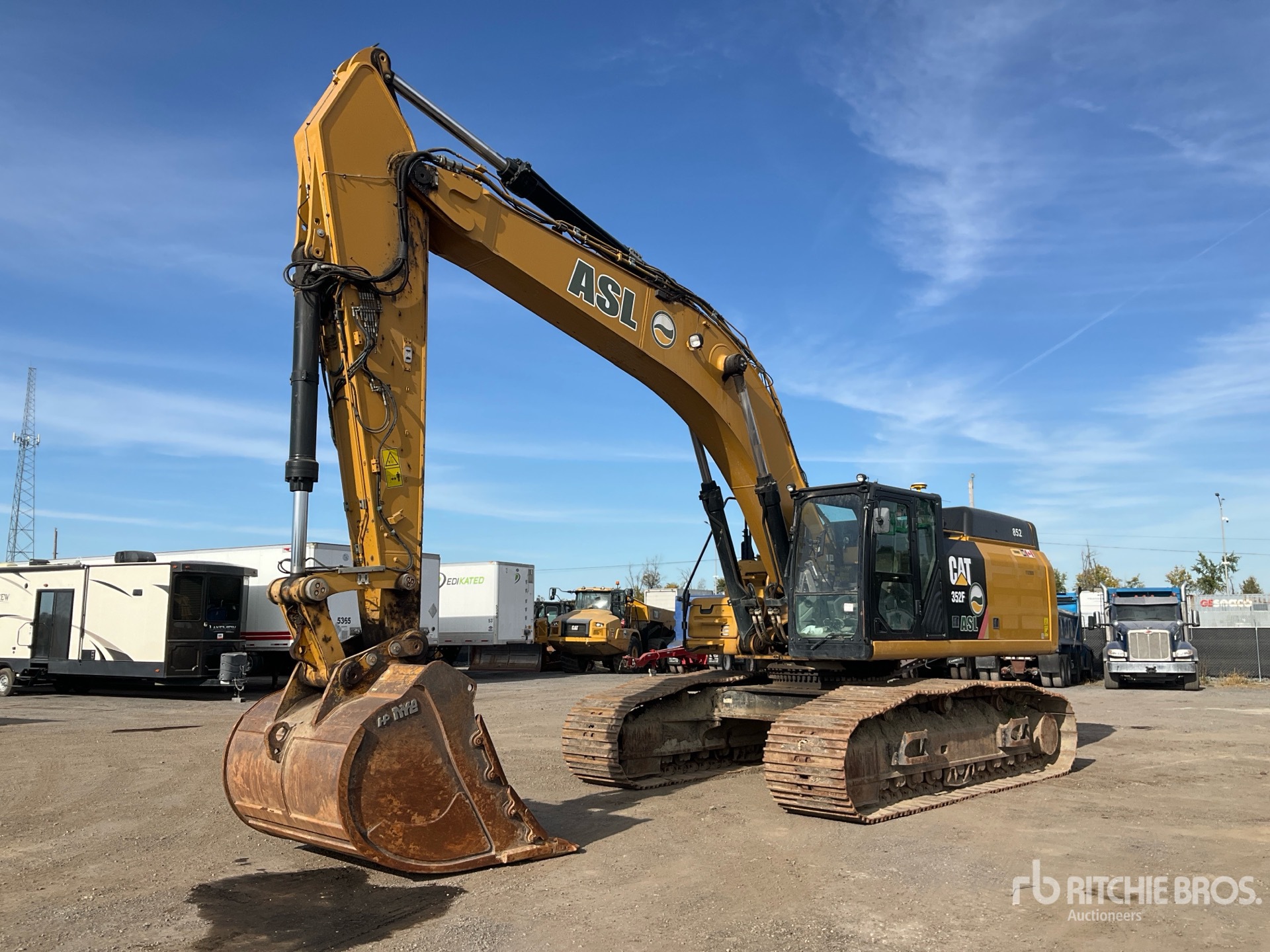 2019 Caterpillar 352F