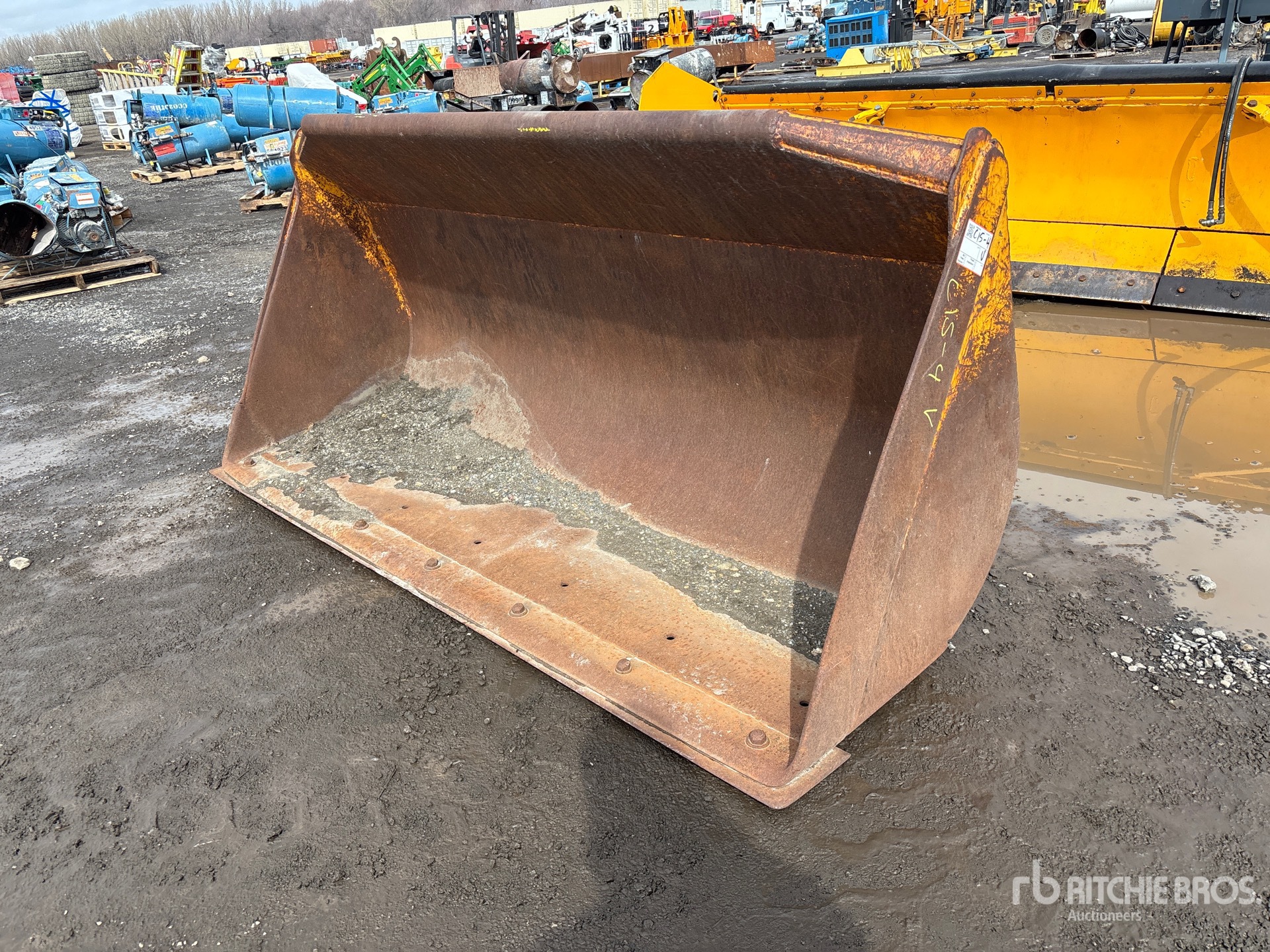 General Appearance with Bild, Ecke vorne links