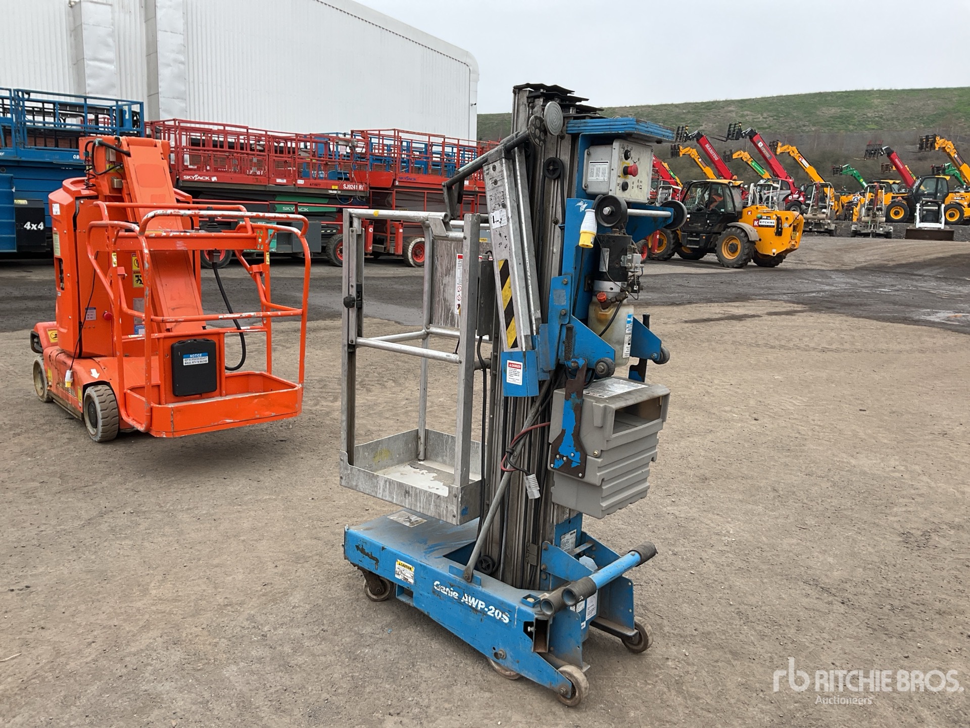 General Appearance with Foto, angolo posteriore sinistro