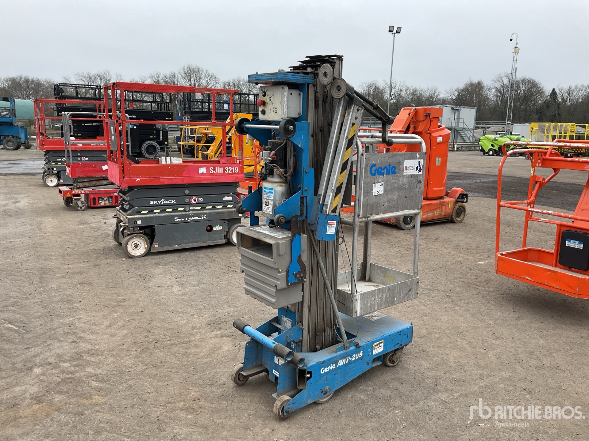 General Appearance with Foto, angolo anteriore sinistro