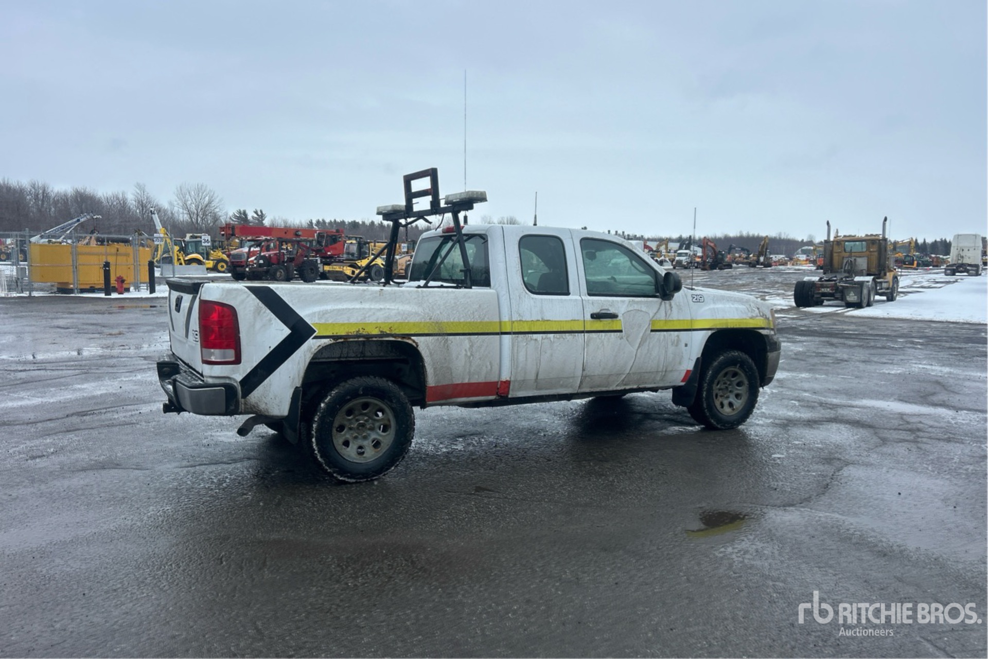 General Appearance with Picture, Right Rear Corner