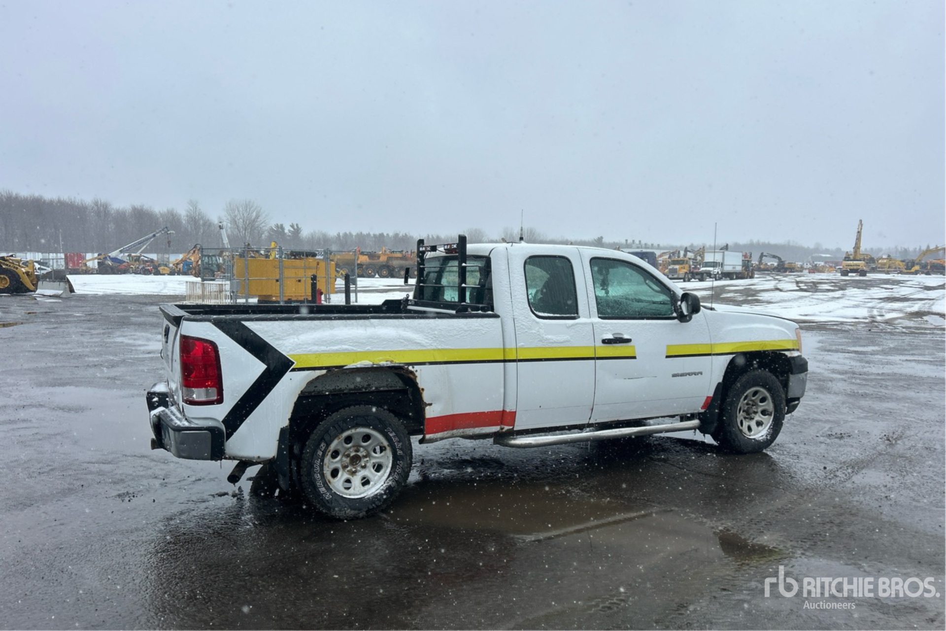 General Appearance with Foto, angolo anteriore sinistro