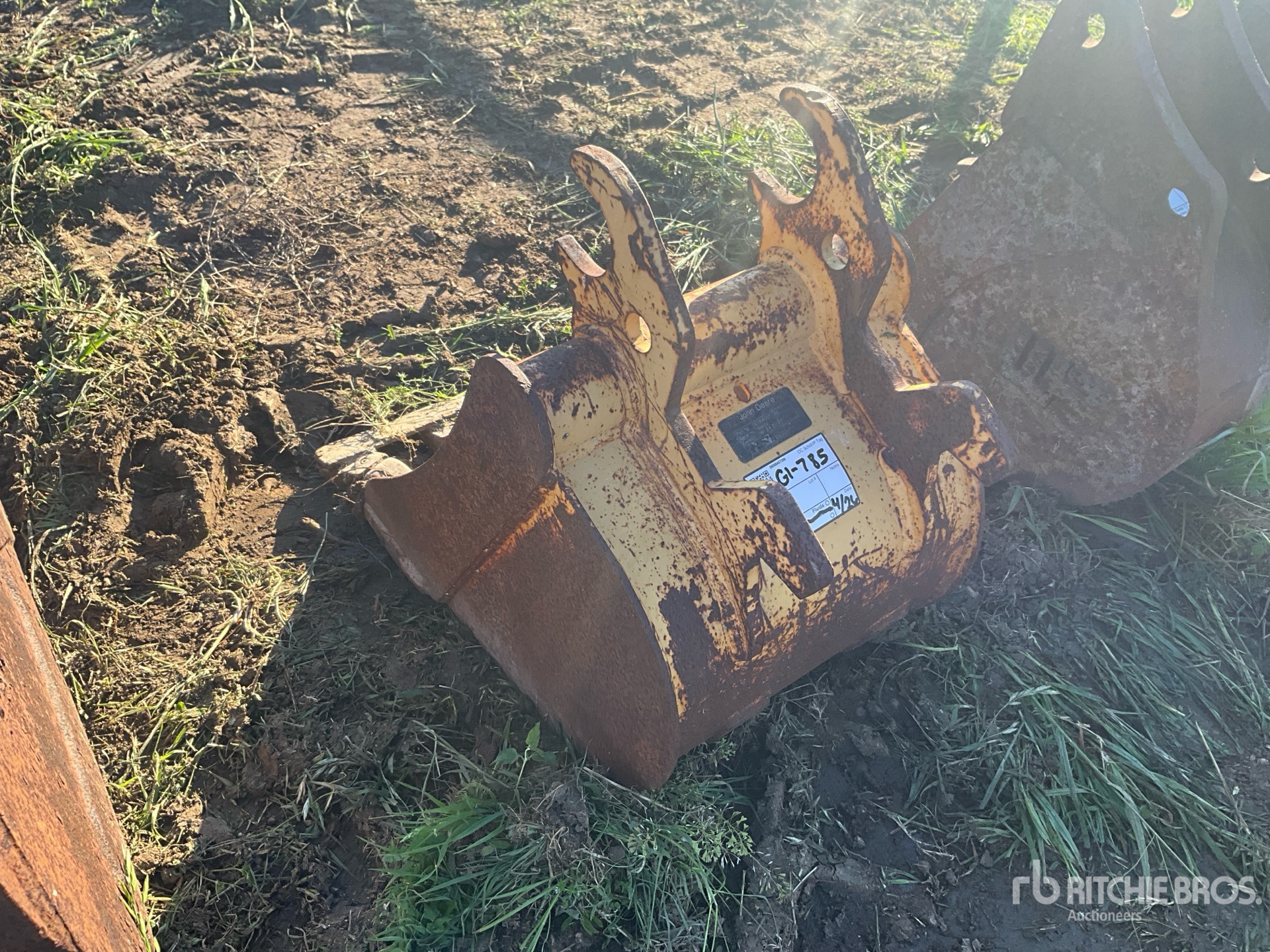 General Appearance with Foto, angolo posteriore sinistro